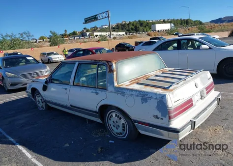 1985 Buick Electra Park Avenue z USA, uszkodzony, nr VIN 1G4CW6938F1535362